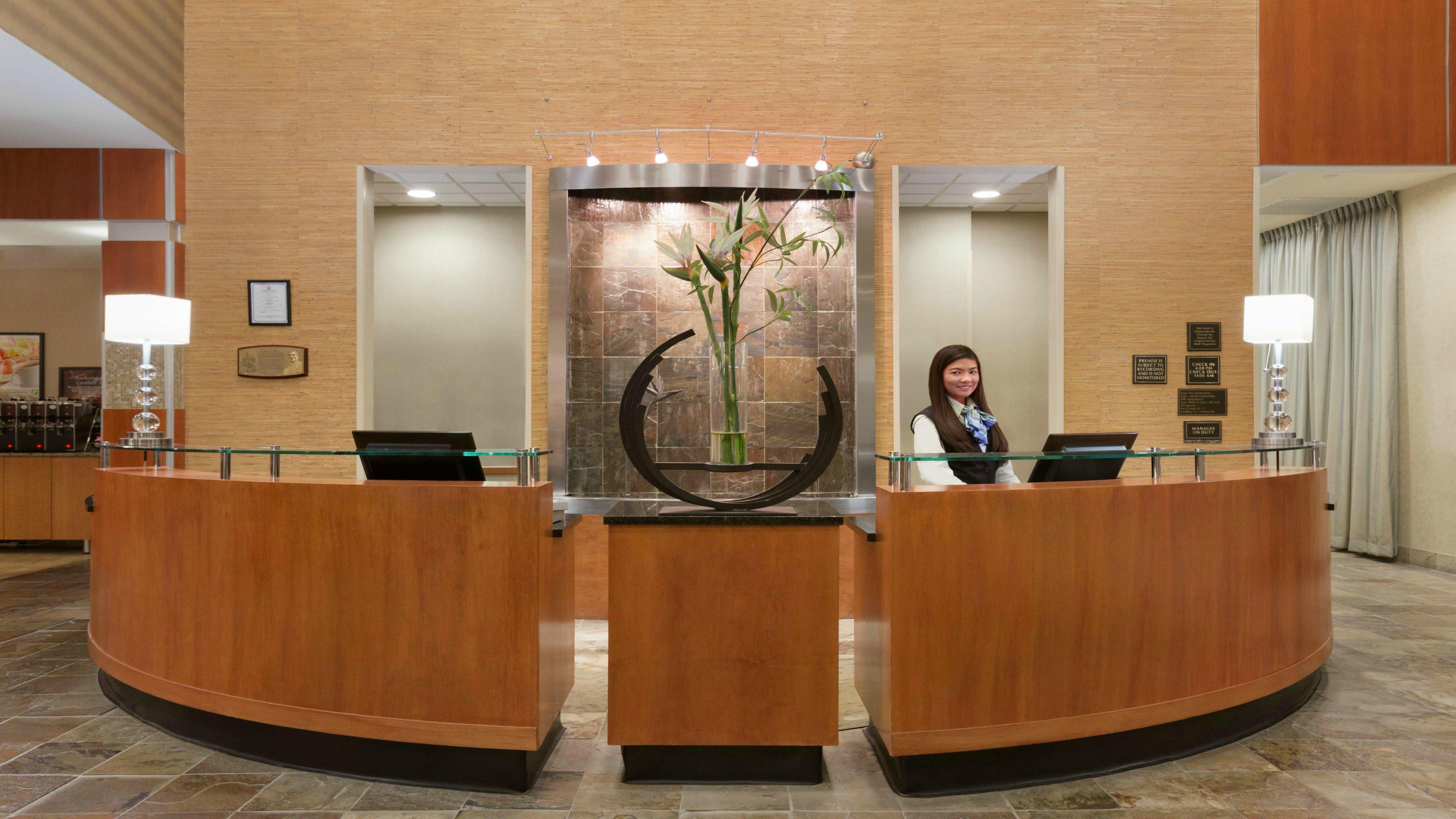 Holiday Inn Hotel & Suites Gateway By Ihg Williamsburg Eksteriør bilde