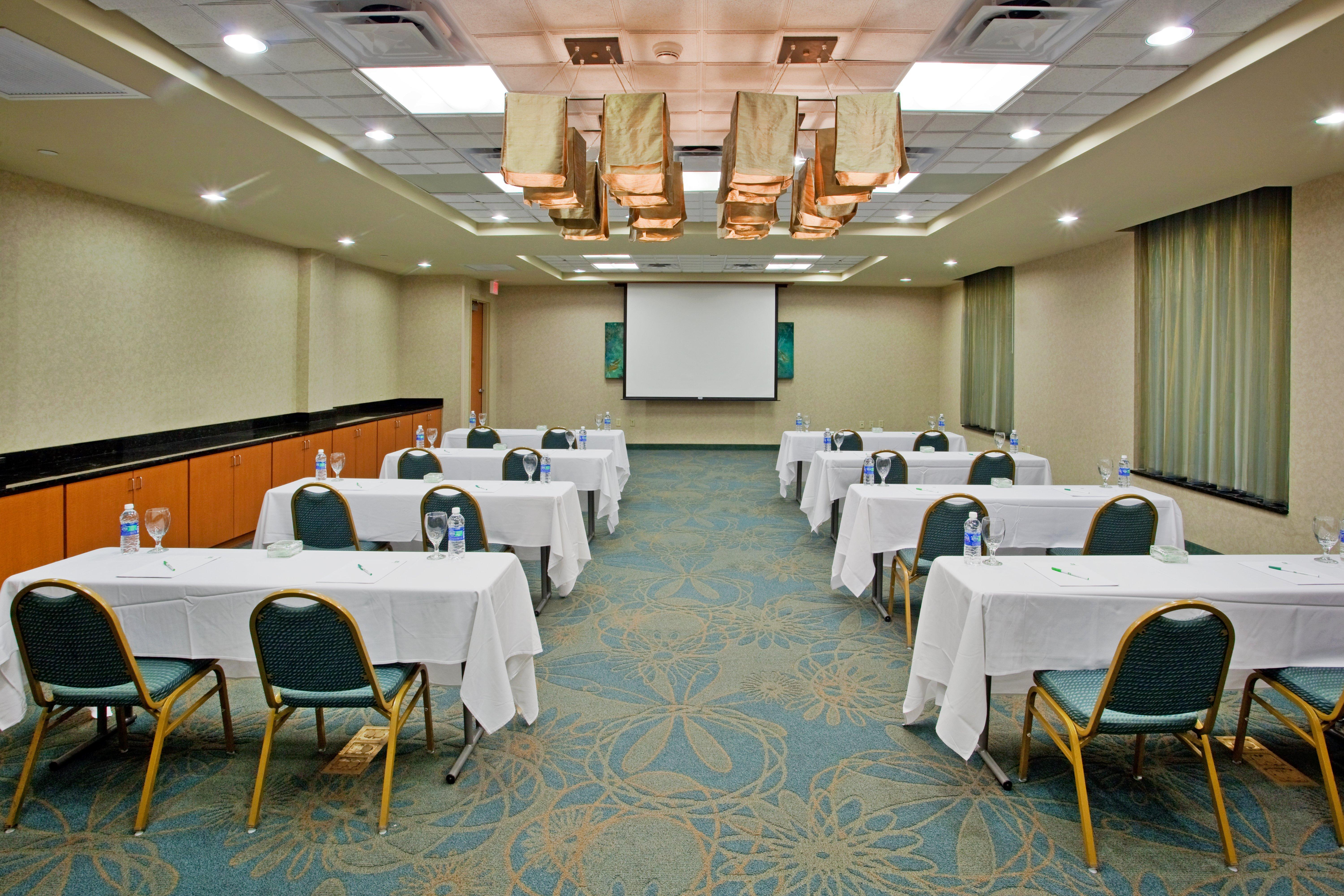 Holiday Inn Hotel & Suites Gateway By Ihg Williamsburg Eksteriør bilde